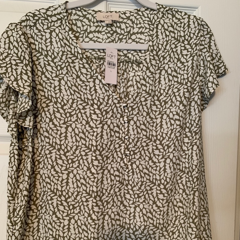 Women’s loft floral flutter sleeve top